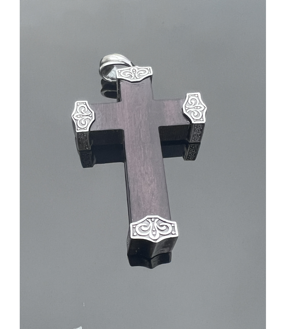 Krzyżyk z hebanu tygrysiego i srebra 925 – rękodzieło religijne